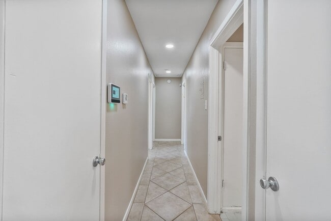 Photo - Charming 3 Bedroom Home