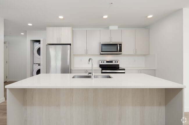 Interior Photo - 717 Como Lake Avenue