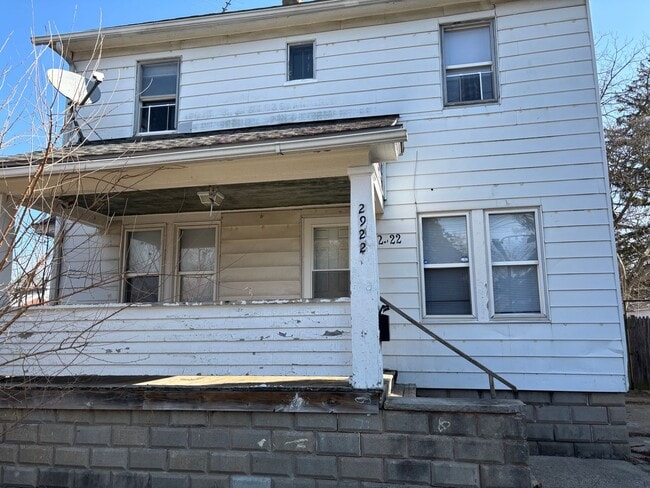 Building Photo - 3 Bedroom House