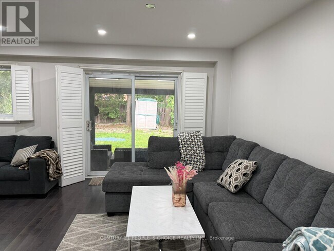 Photo - 2753 Willowmore Way