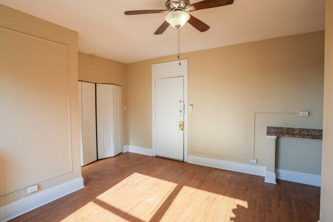 Photo - 5326 S Cornell Ave Unit 505