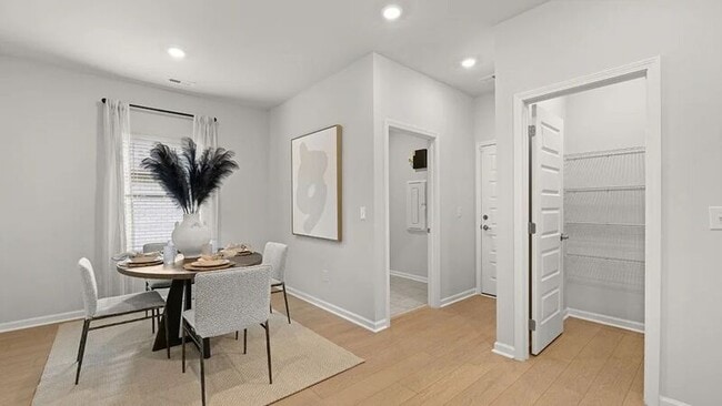 Photo - 116 Stockholm Ln