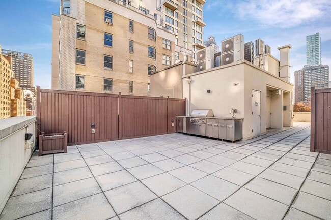 Photo - 230 E 63rd St