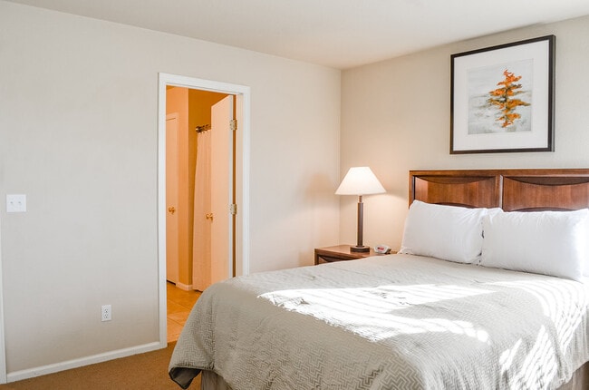 Building Photo - 3401 Florence Way