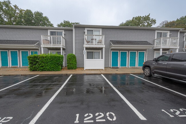 Building Photo - 1220 Indian Rd