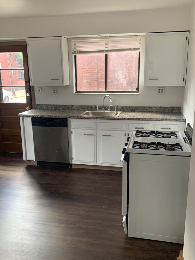 Photo - 236 Taylor St