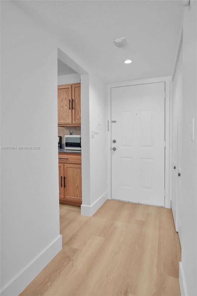 Photo - 9301 SW 92nd Ave Unidad A302