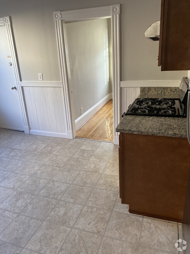 Building Photo - 12 Pleasant St Unit 1 Rental