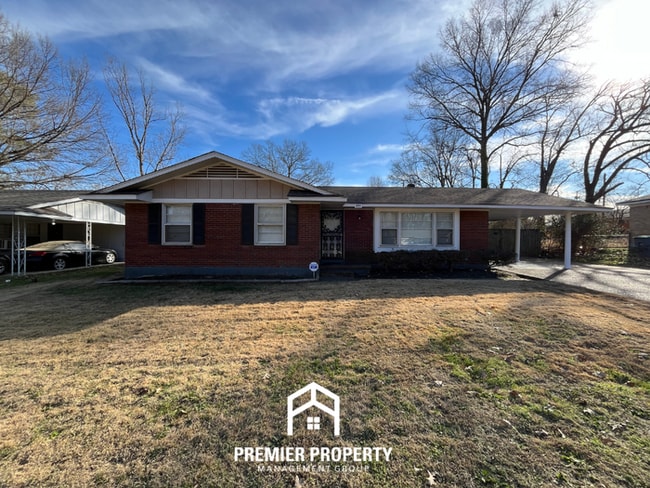 Building Photo - Move-In Ready 3 Bedroom Home in 38116 - Large Layout & Fenced Yard