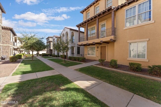 Building Photo - 3636 E Edna Dr