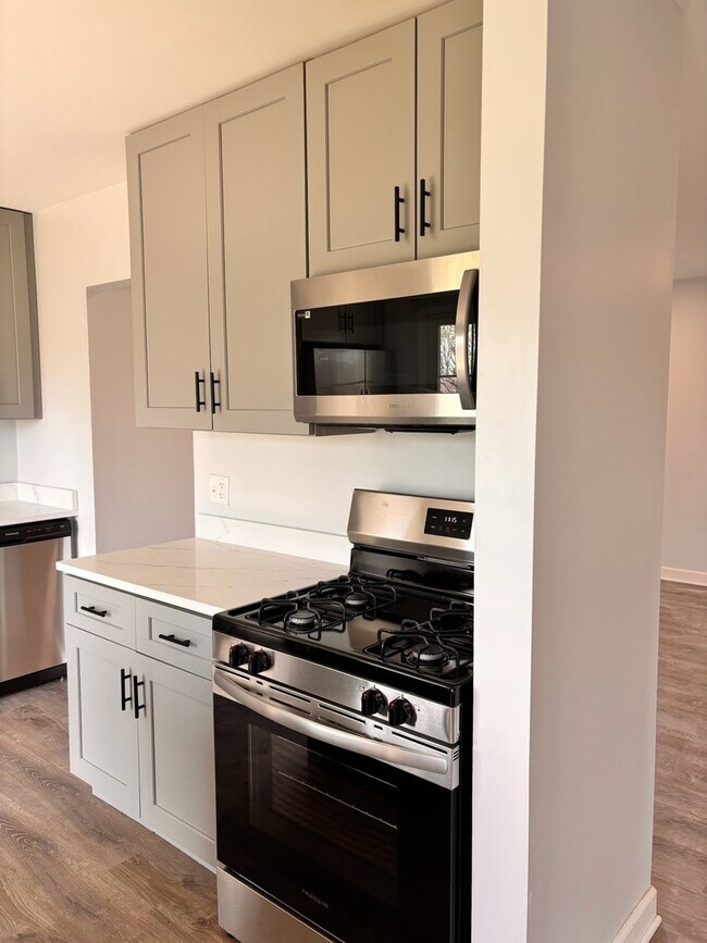 Photo - 230 Delaware Dr