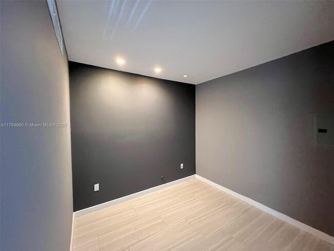 Photo - 641 Española Wy Unidad 27