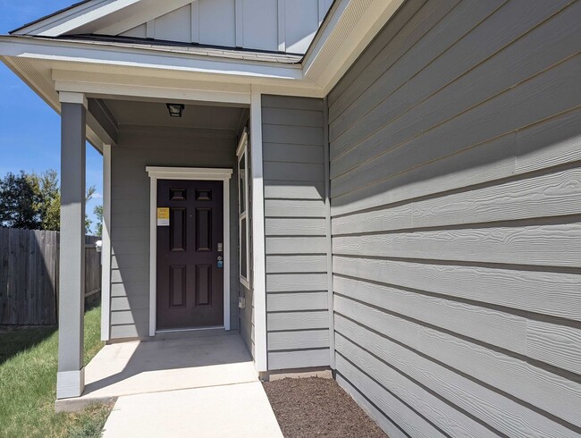 Photo - 6510 Routenburn St