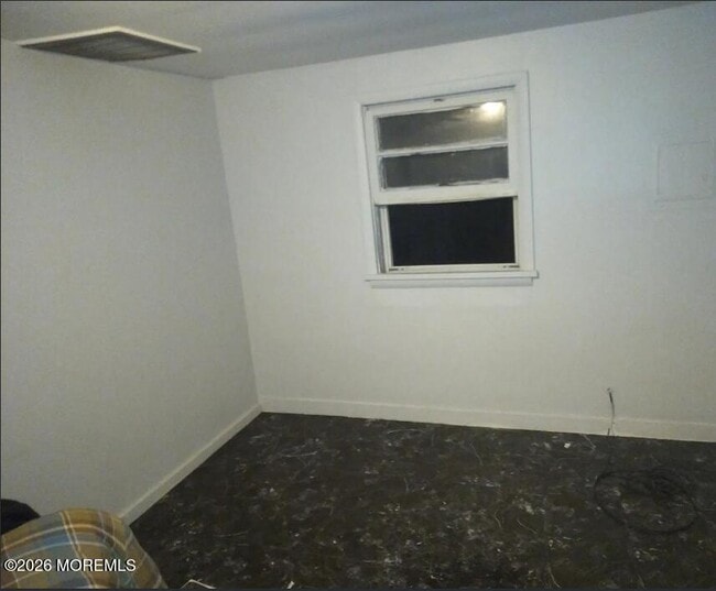 Building Photo - 19 Newcomb Dr