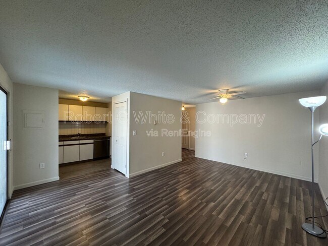 Photo - 195 Burgundy Hill Ln Unidad 195