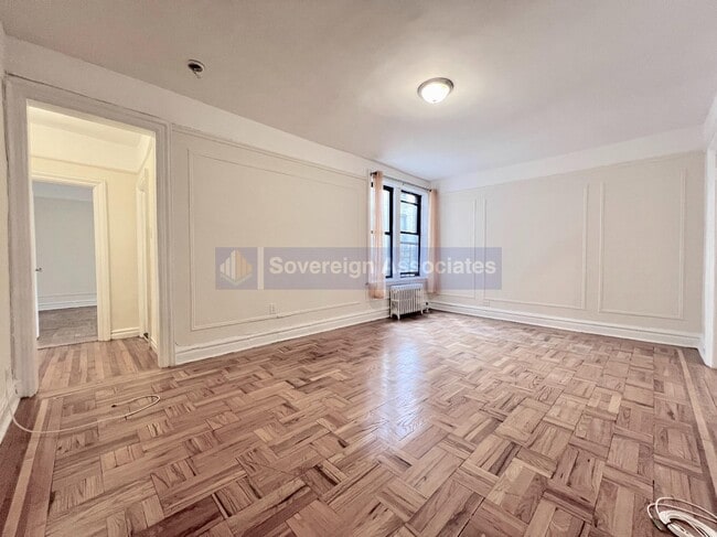 Building Photo - 1803 Riverside Dr Unit 5J