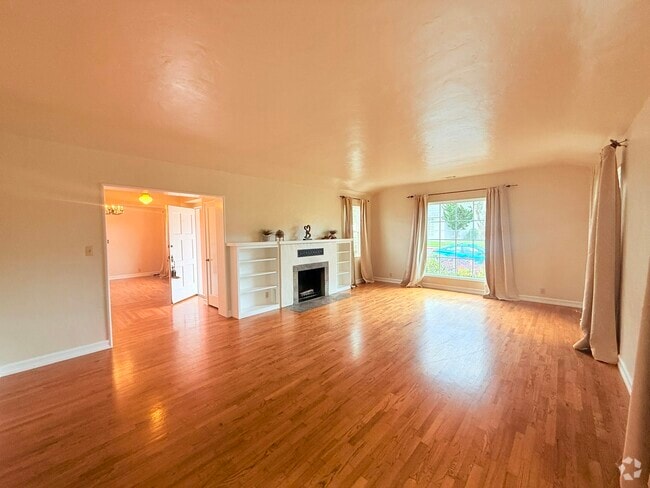 Building Photo - 619 W Cypress Ave Rental
