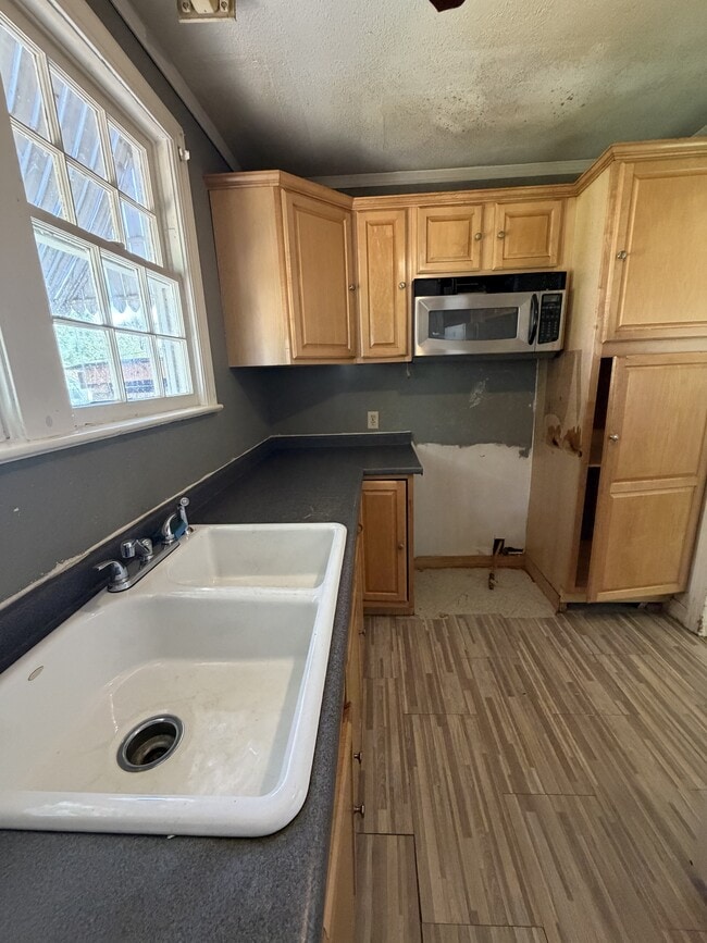 Photo - 432 Waller Ave