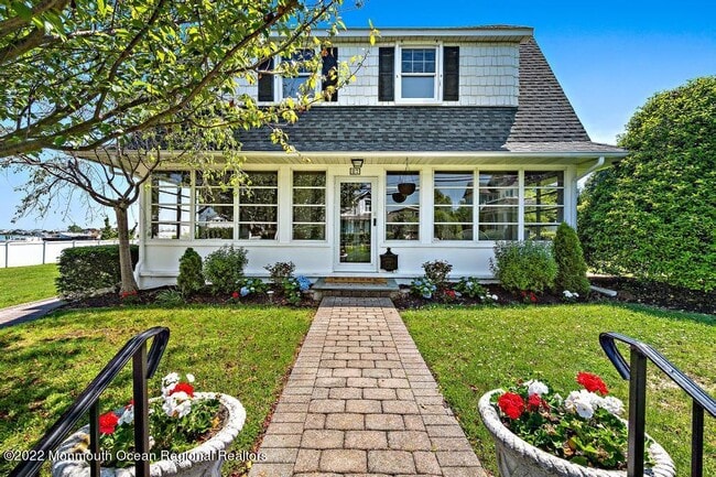 Photo - 27 Shrewsbury Dr