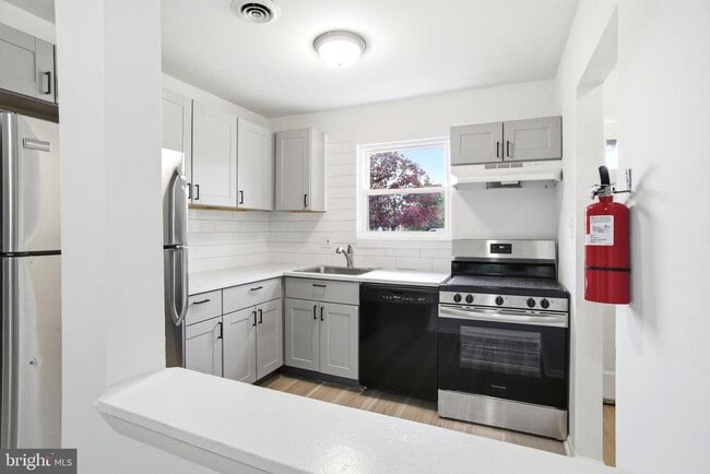 Building Photo - 1137 Kaye Ct