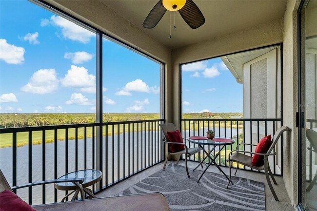 7015 River Hammock Dr Unit 405