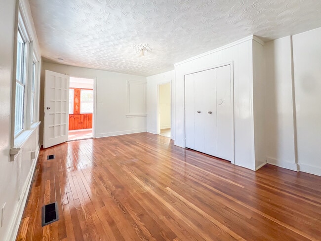 Photo - 1006 Greystone Ave