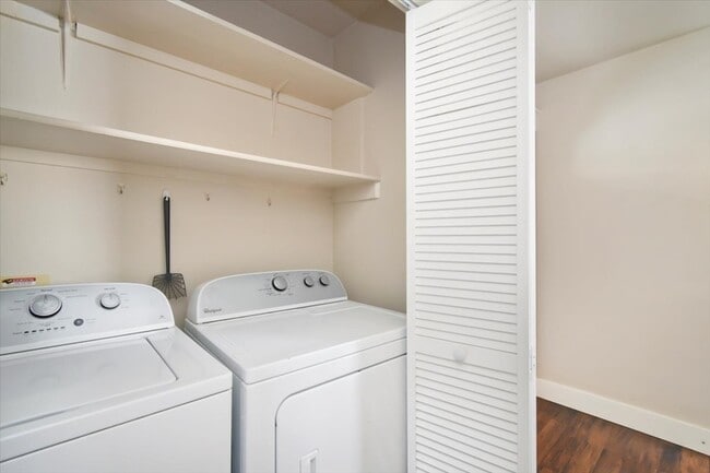 Photo - 6833 W Russett St