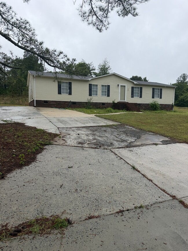 Building Photo - 627 Central Cabarrus High Rd