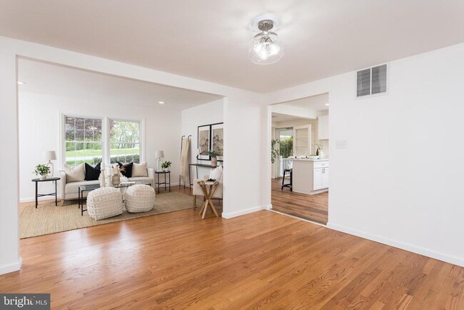 Photo - 16742 Ridge Rd