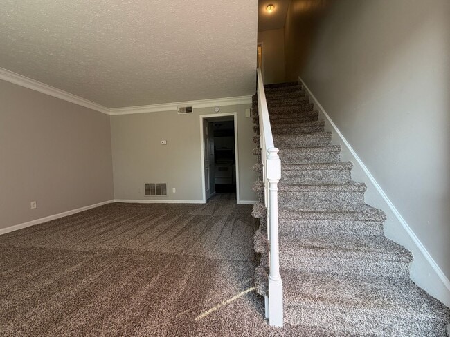 Building Photo - 3410 Clingstone Way