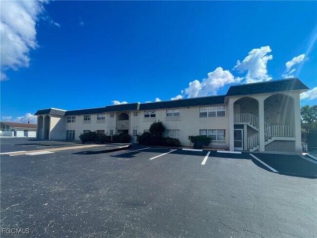 Building Photo - 4923 Vincennes Ct Unit 3