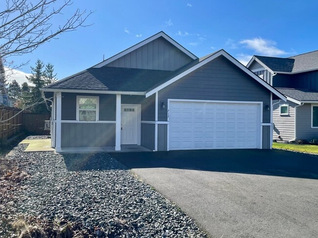 Building Photo - 717 E Street Unit 101