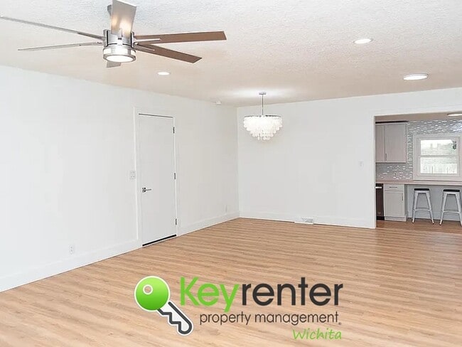 Photo - Spacious 4-Bedroom / 2-Bath Home in Wichit...