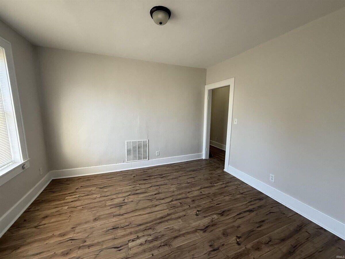 Cozy 2nd Floor 2 BD on North Side - Cozy 2nd Floor 2 BD on North Side
