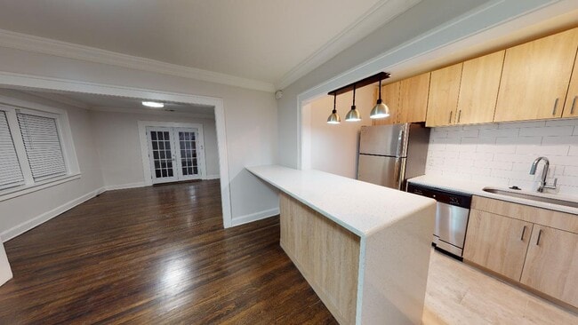 Photo - West Plaza Village Apartments