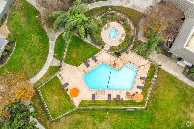 Piscina - WESTWOOD VILLAGE