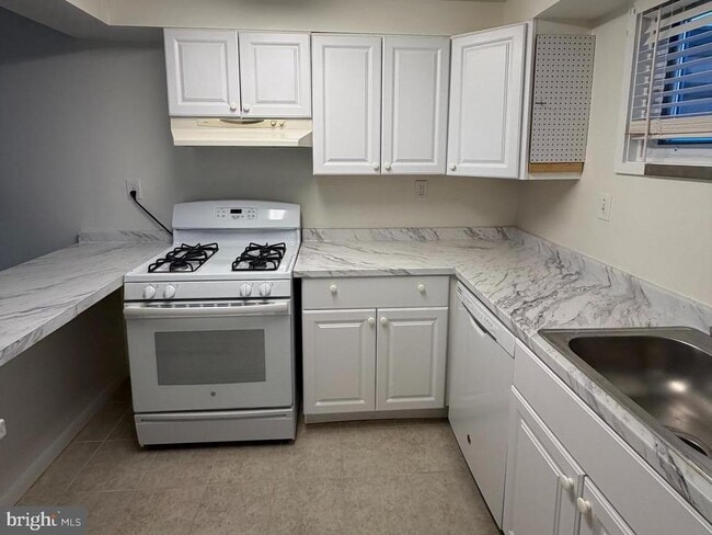 Photo - 5485 Harpers Farm Rd Unidad L6 (00028)