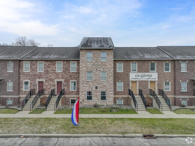 Exterior photos - 624 N Notre Dame Ave Apartments