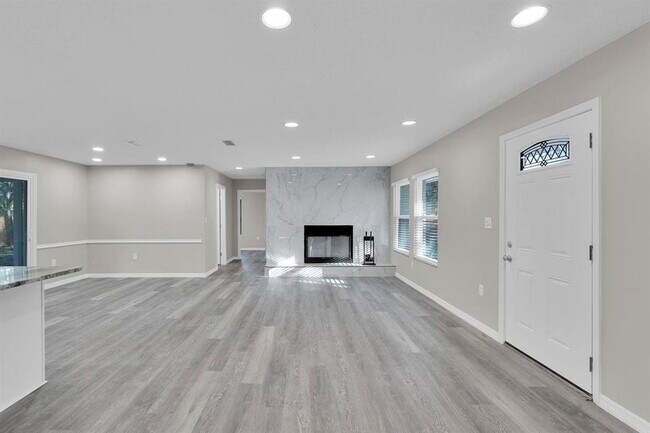Photo - 855 S Holmes Blvd