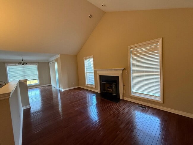 Photo - 5705 Hampshire Ln