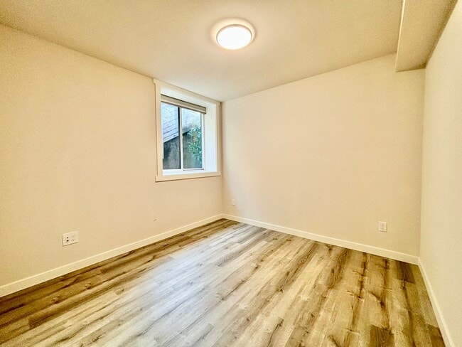 Photo - bright and cozy 2b2b townhouse
