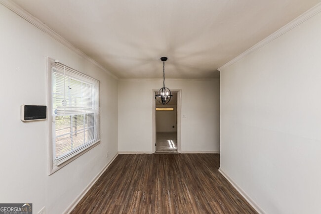 Photo - 210 Oak Dr SE