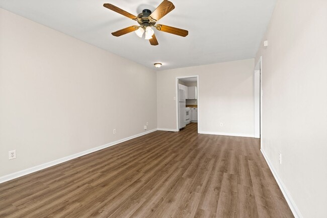 Photo - 2102 W Knox St Unit B