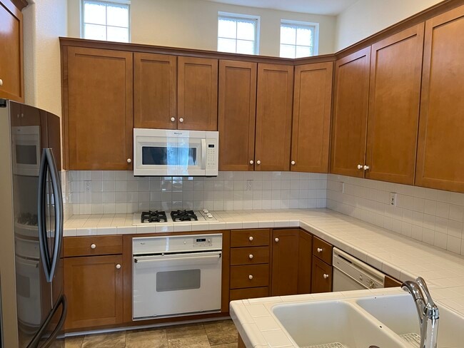 Photo - 202 Everett Ave