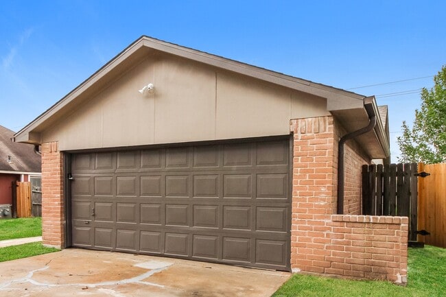 Photo - 5310 Riverwood Dr