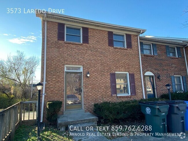 Building Photo - New 2 Bedroom 1.5 Bath Listing! Rental