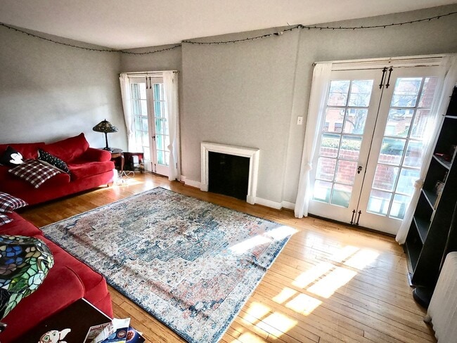 Photo - 8/1 Fantastic Location. Fenced Yard. 4 bed 2 bath. Porch. Hardwood. Close to CMU