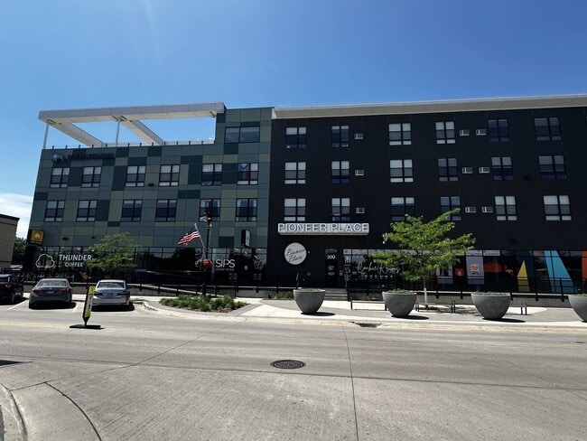 Building Photo - 300 Sheyenne St Unit 225