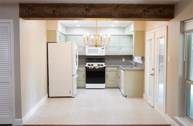 Photo - 311 Gwendola Dr