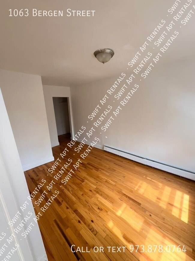1063 Bergen St